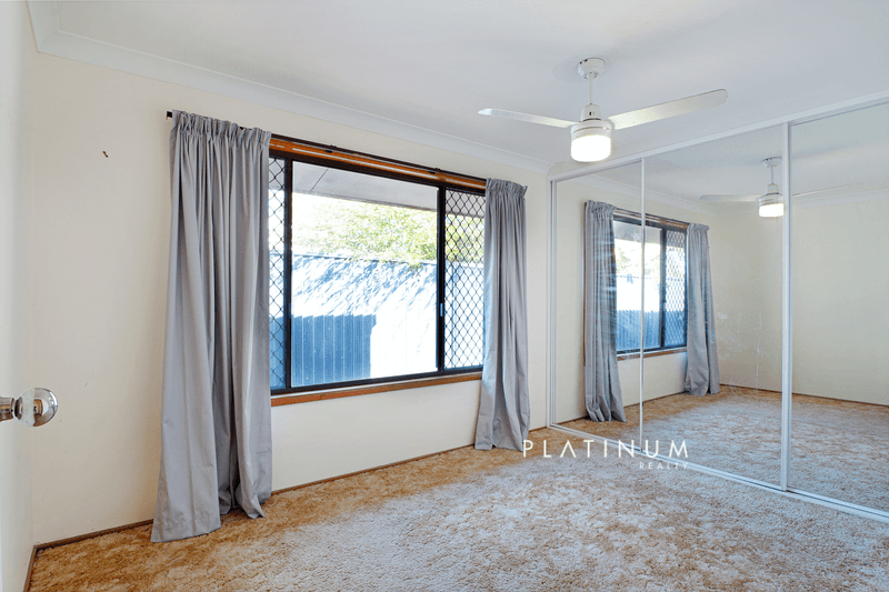 12 Cyclades Crescent, CURRUMBIN WATERS, QLD 4223