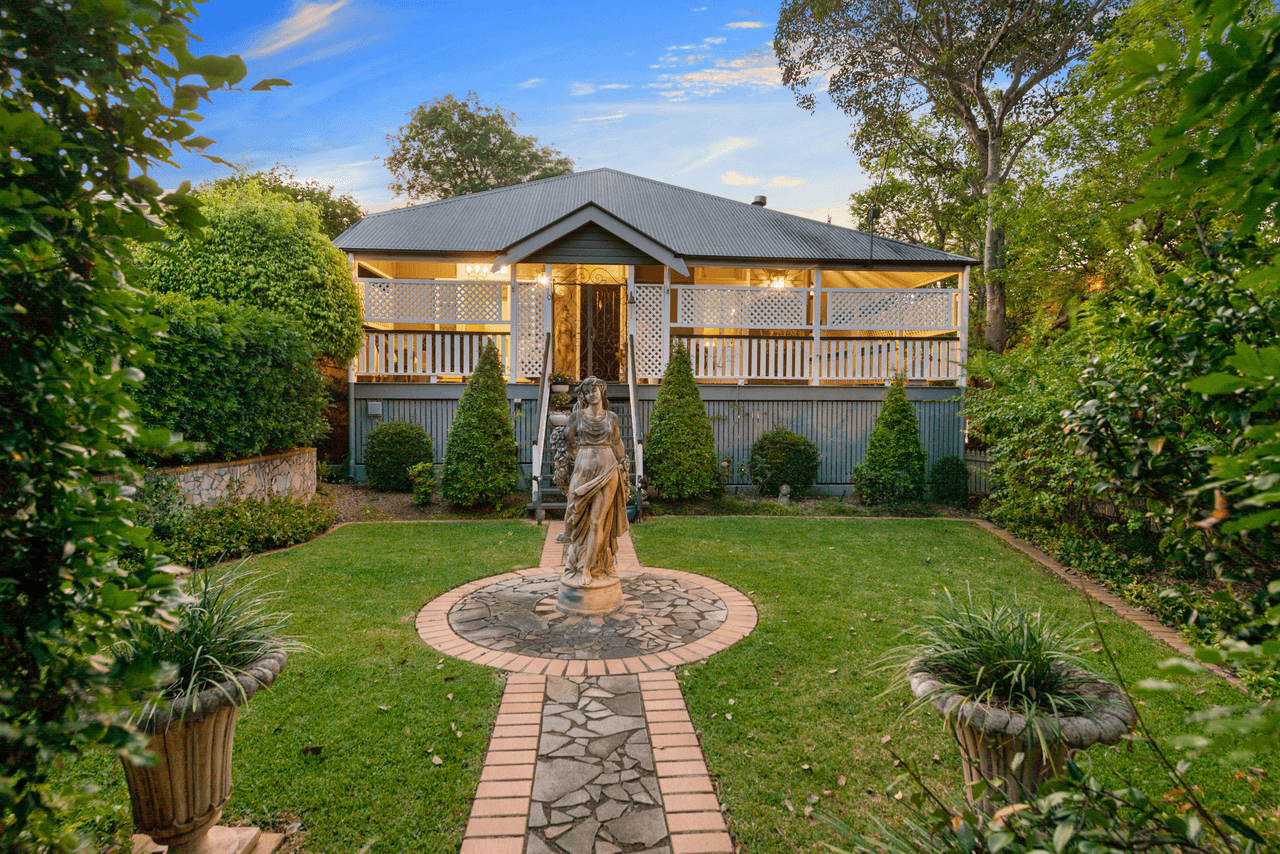 70 Hipwood Road, Hamilton, QLD 4007