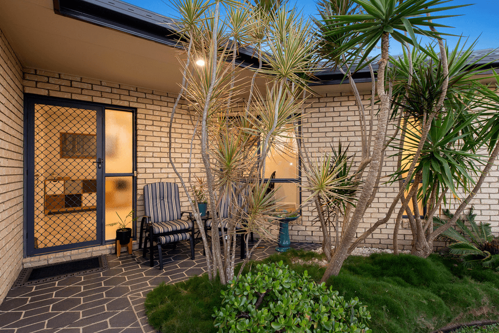 17 Franbridge Place, VICTORIA POINT, QLD 4165