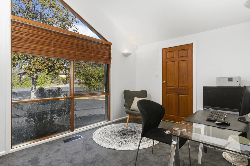 8 Arnhem Place, RED HILL, ACT 2603