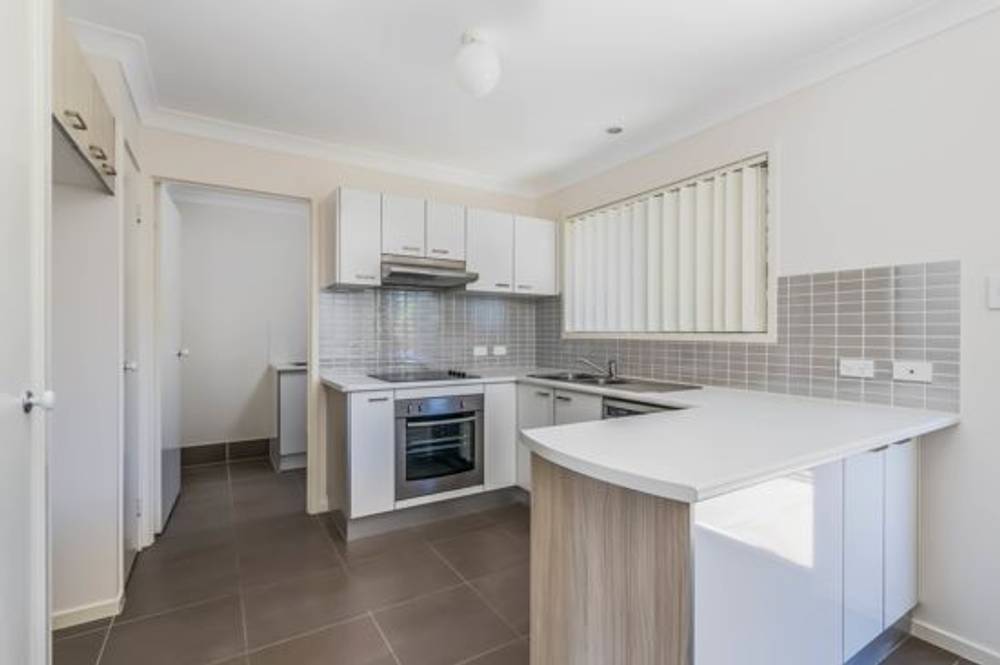 30 6 CLEARWATER STREET, BETHANIA, QLD 4205