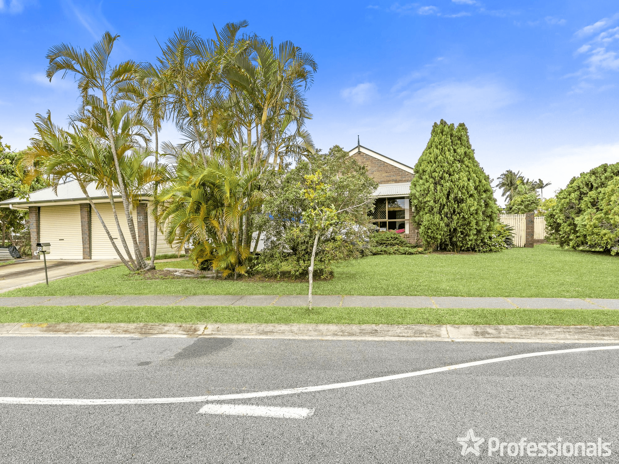 22 Whistler Drive, BURLEIGH WATERS, QLD 4220