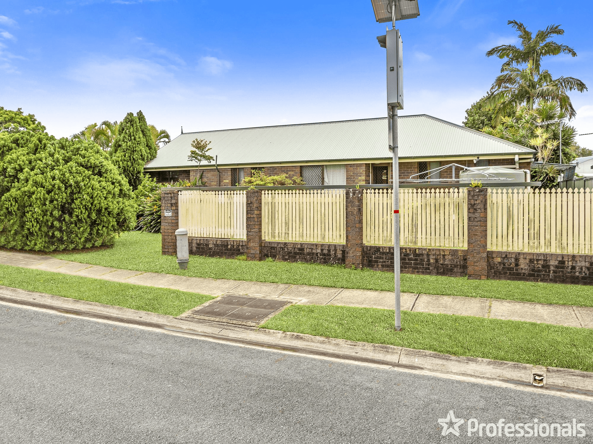 22 Whistler Drive, BURLEIGH WATERS, QLD 4220