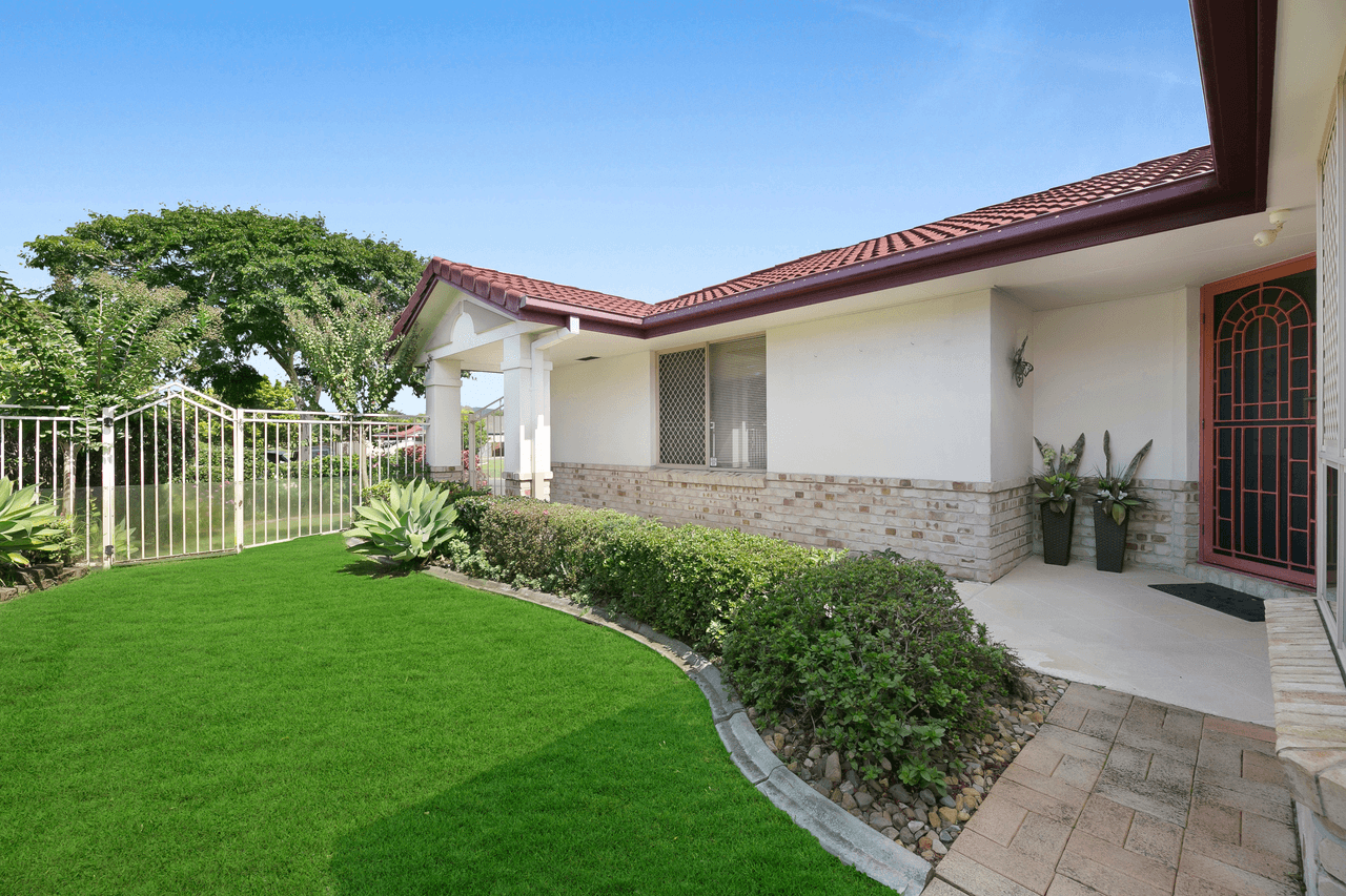 25 Madeline Street, MUDGEERABA, QLD 4213