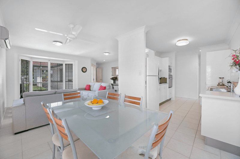 25 Madeline Street, MUDGEERABA, QLD 4213