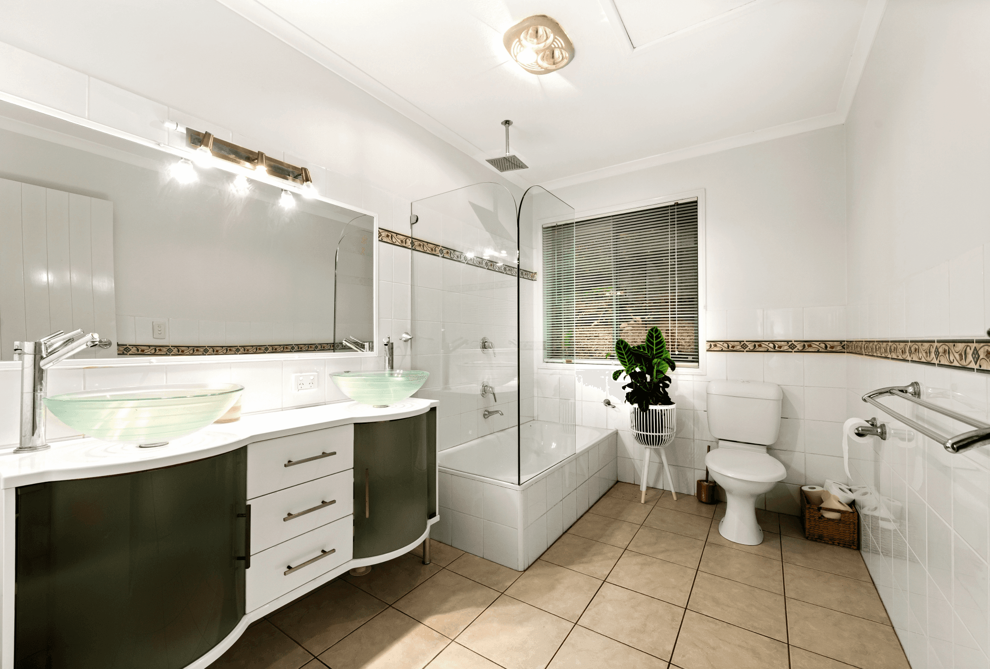 11-15 Gordon Drive, TANAWHA, QLD 4556