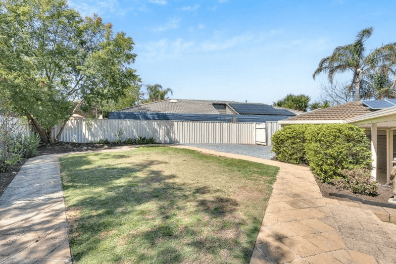 2 Madge Court, Woodcroft, SA 5162