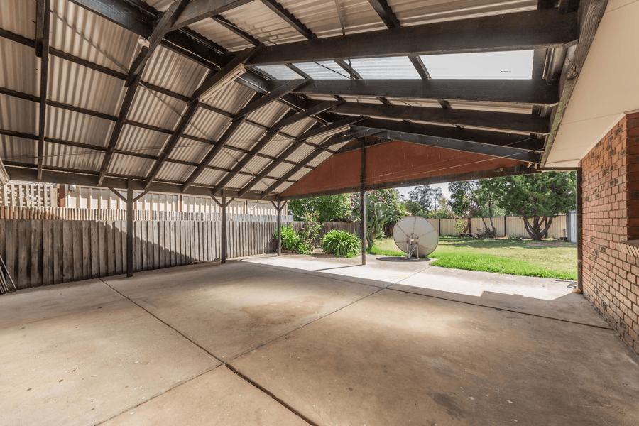 41 Trethowan Avenue, MELTON WEST, VIC 3337