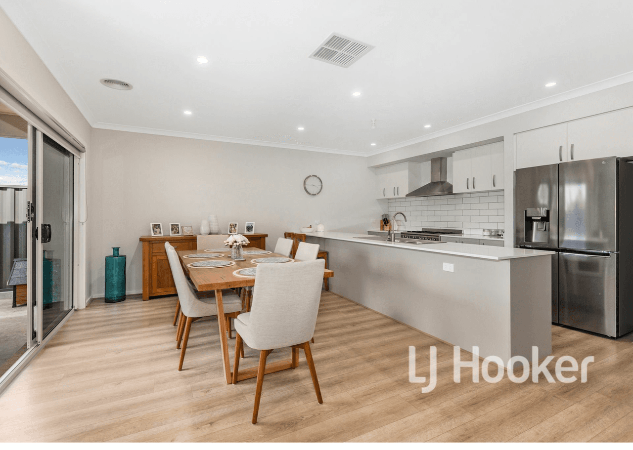 11 Greenaway Drive, KILMORE, VIC 3764