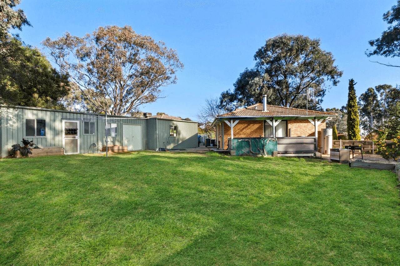 1 Selby Place, CHARNWOOD, ACT 2615