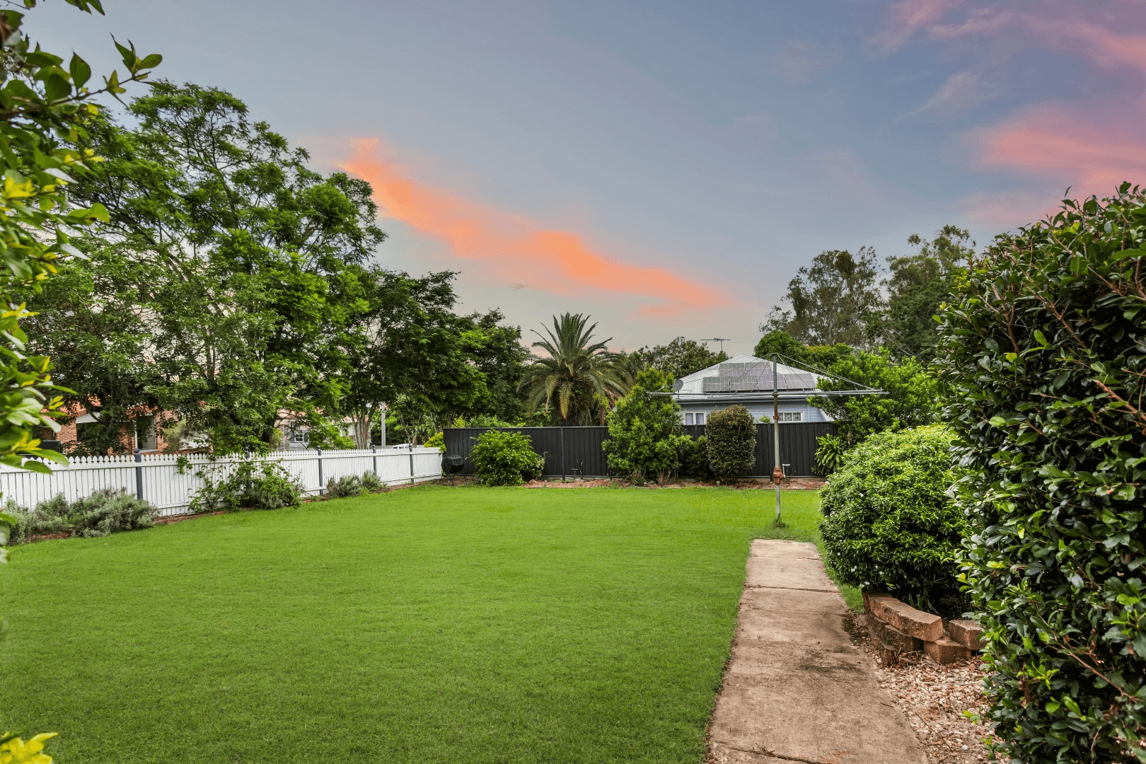 51 Holdsworth Road, NORTH IPSWICH, QLD 4305