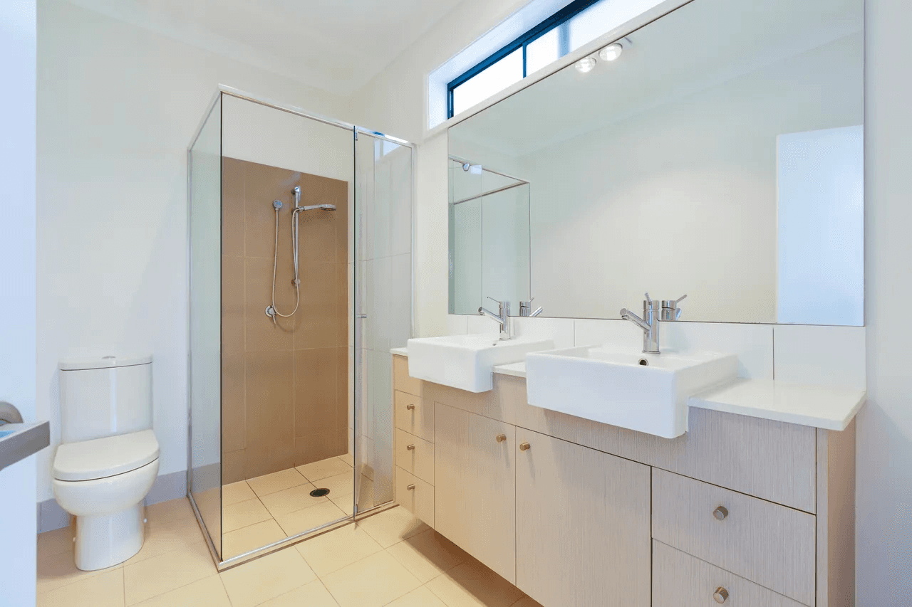 18 Mayfair Lane, HOPE ISLAND, QLD 4212