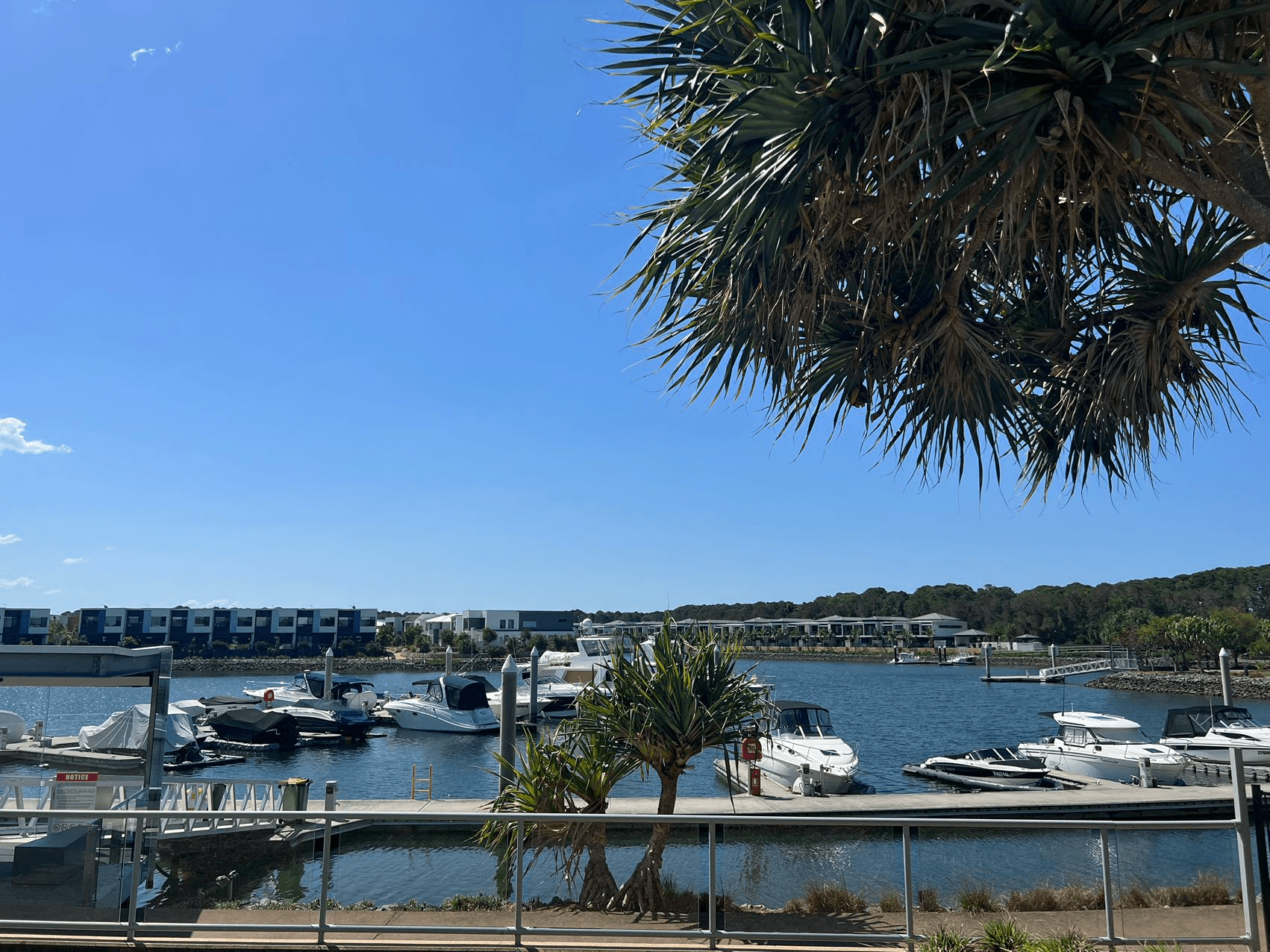 18 Mayfair Lane, HOPE ISLAND, QLD 4212