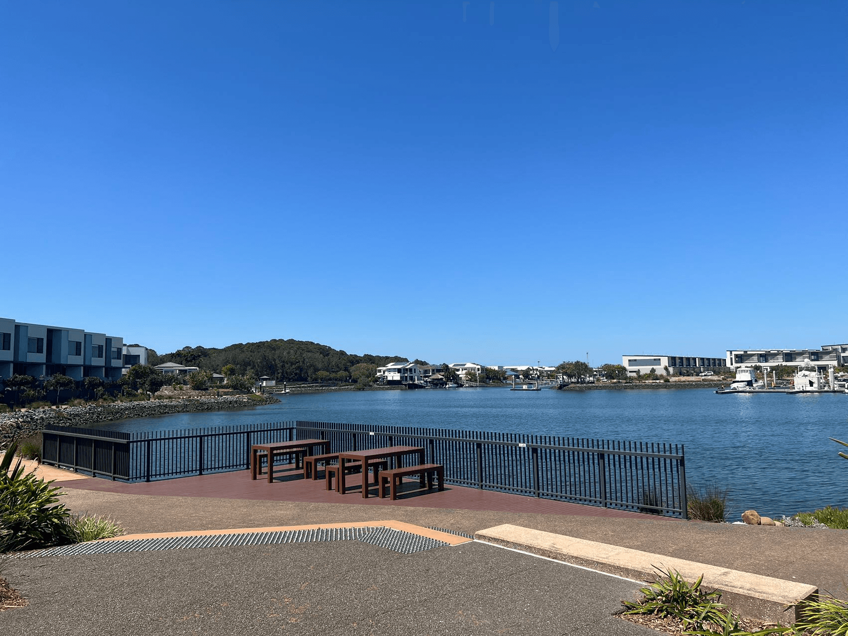 18 Mayfair Lane, HOPE ISLAND, QLD 4212