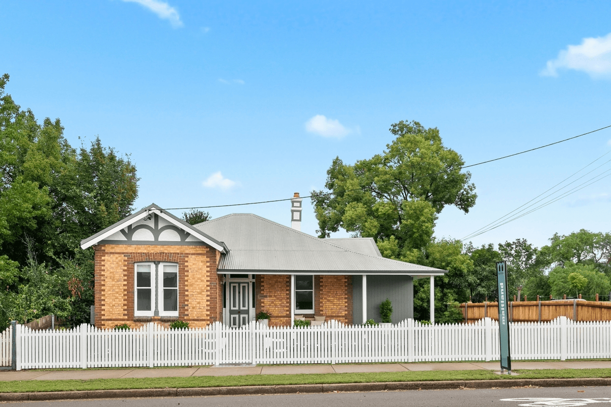 1 Belmore Road, Lorn, NSW 2320