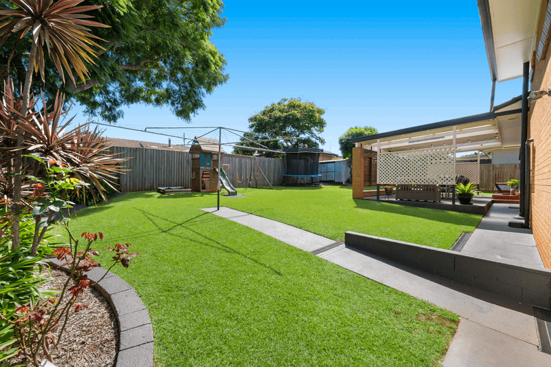 15 Raelyn Street, Centenary Heights, QLD 4350