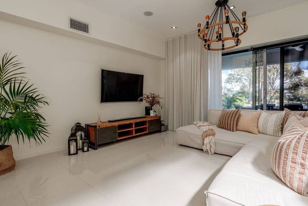 1/10 Nootka Court, BROADBEACH WATERS, QLD 4218