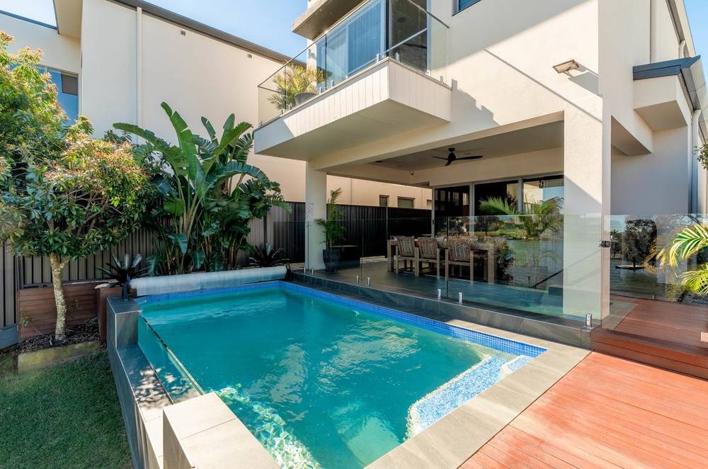 1/10 Nootka Court, BROADBEACH WATERS, QLD 4218