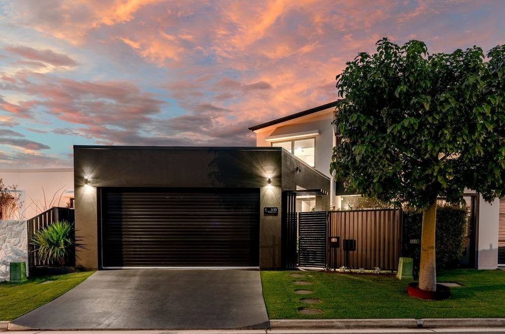 1/10 Nootka Court, BROADBEACH WATERS, QLD 4218