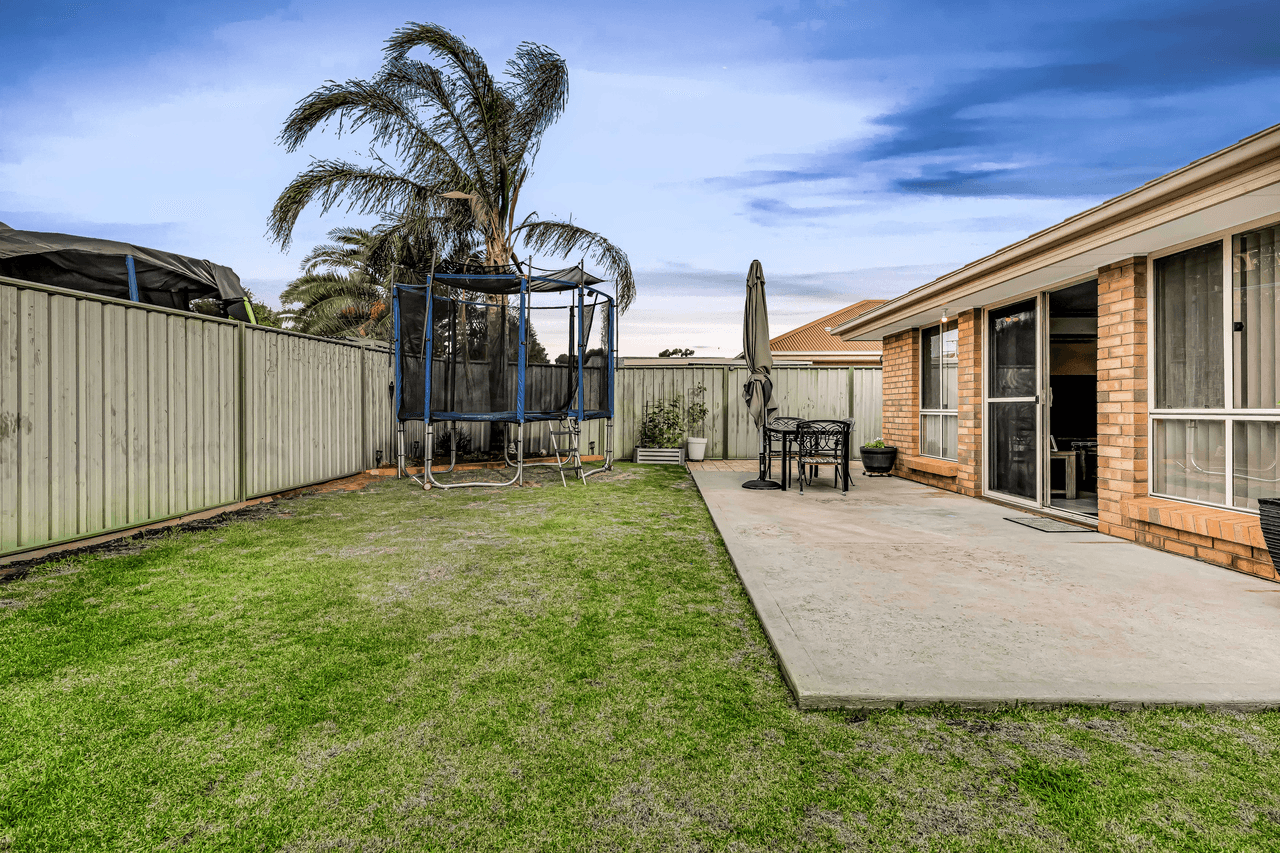 12 Meadows Lane, DAVOREN PARK, SA 5113