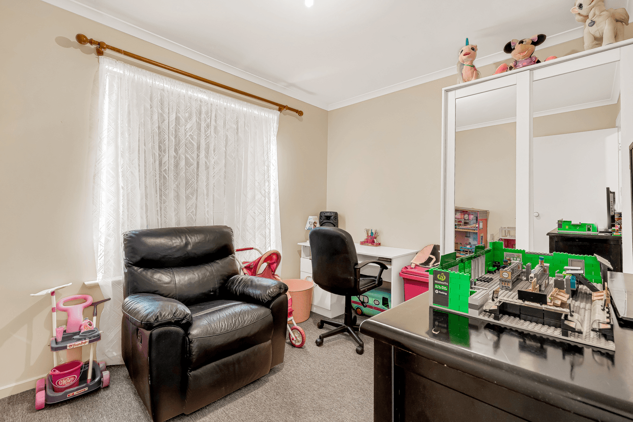 12 Meadows Lane, DAVOREN PARK, SA 5113