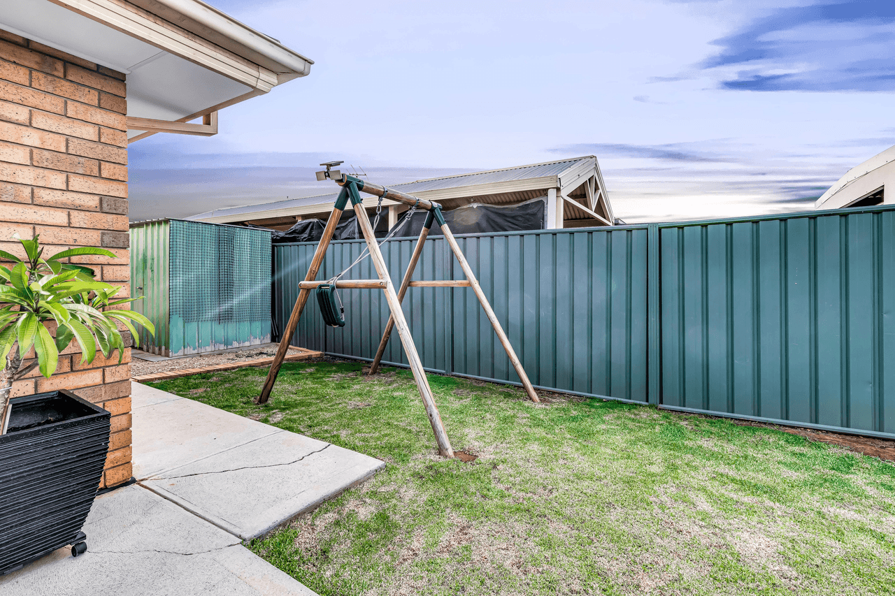 12 Meadows Lane, DAVOREN PARK, SA 5113