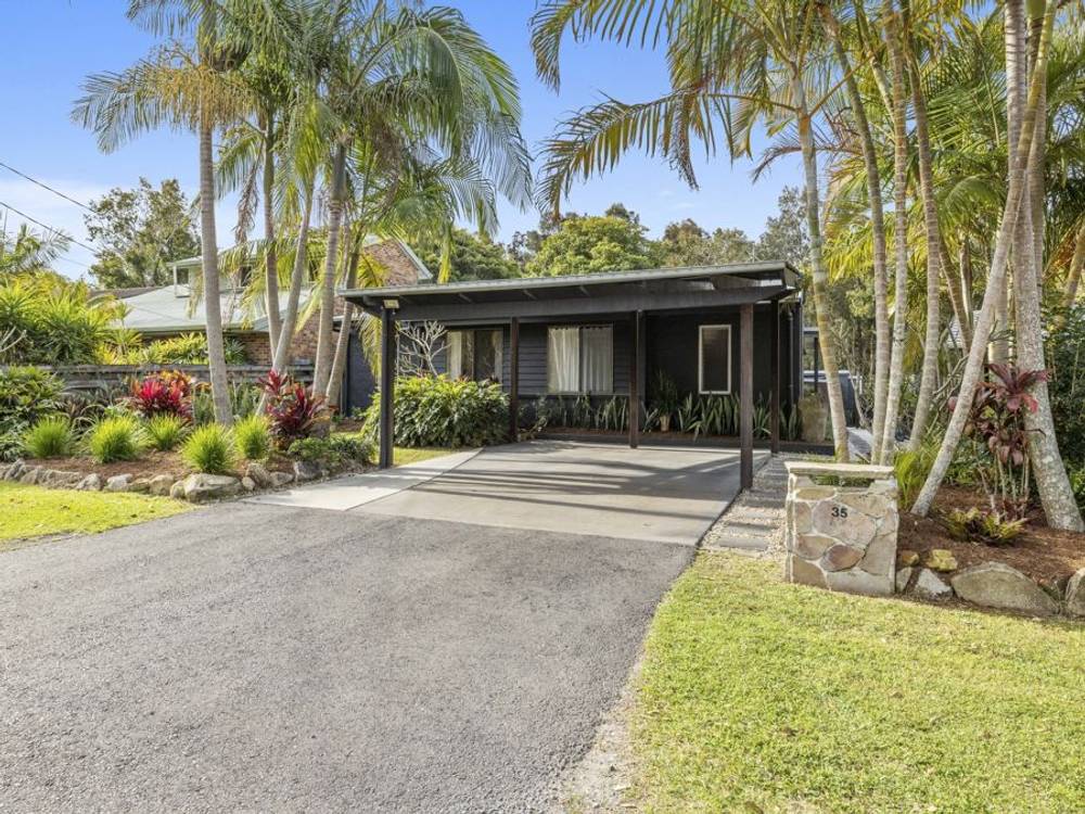 35 Fishermans Drive,Emerald Beach, NSW 2456