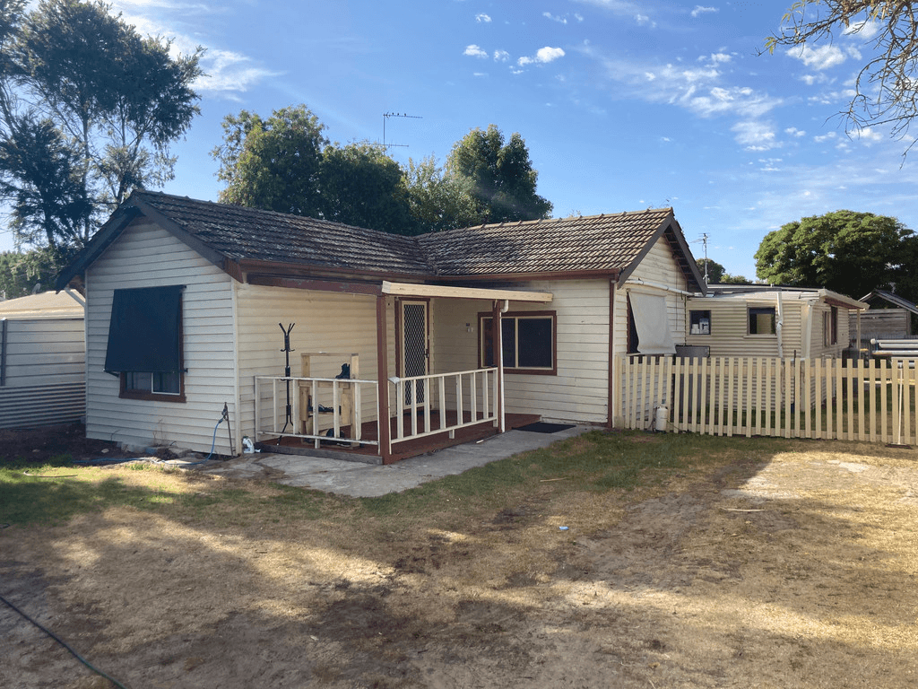 14 SMITH Street, NARACOORTE, SA 5271