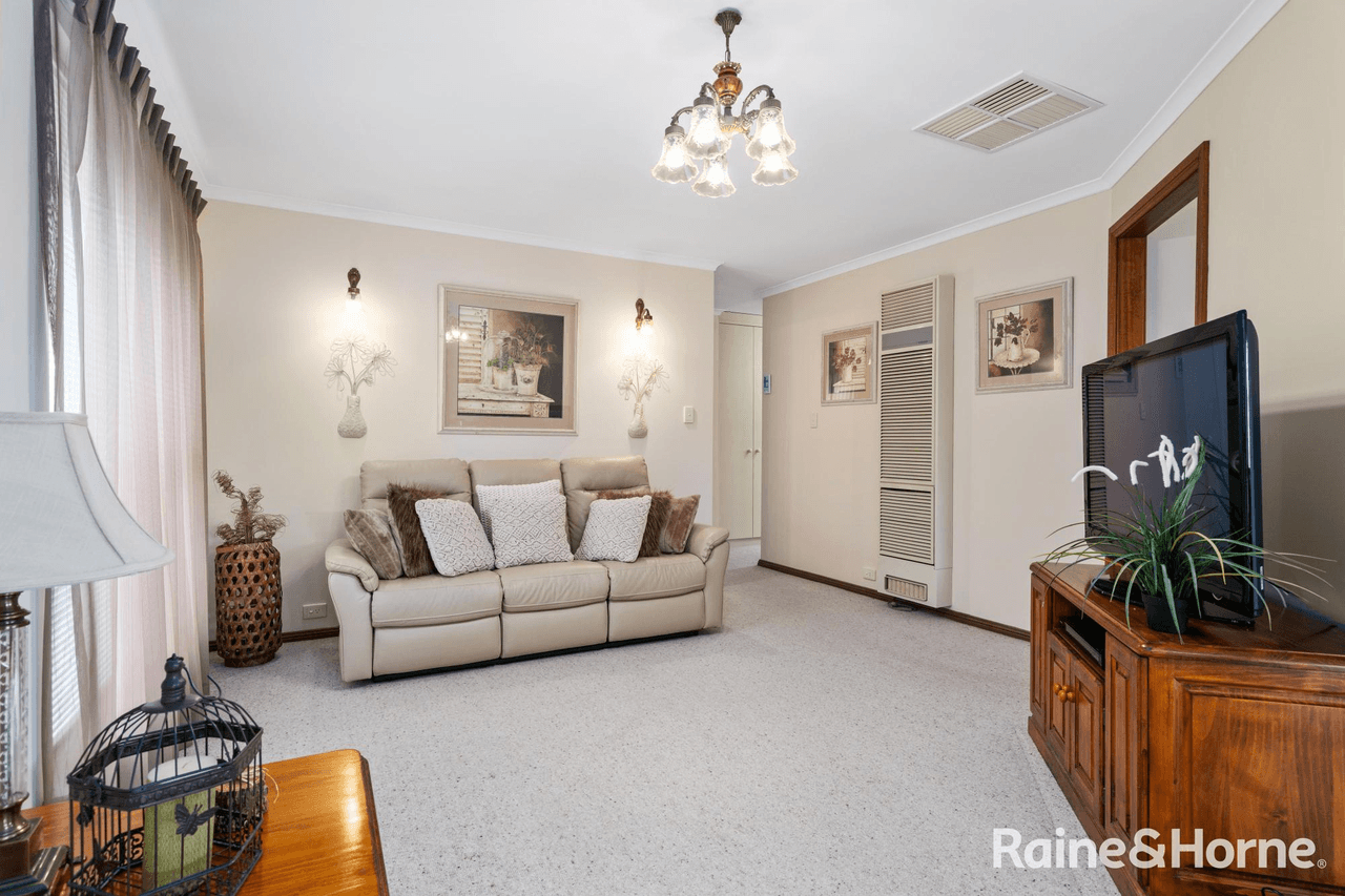 8 Zabica Avenue, WOODCROFT, SA 5162