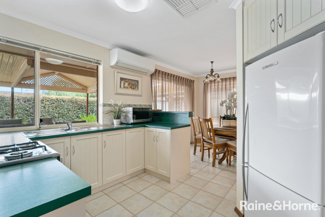 8 Zabica Avenue, WOODCROFT, SA 5162