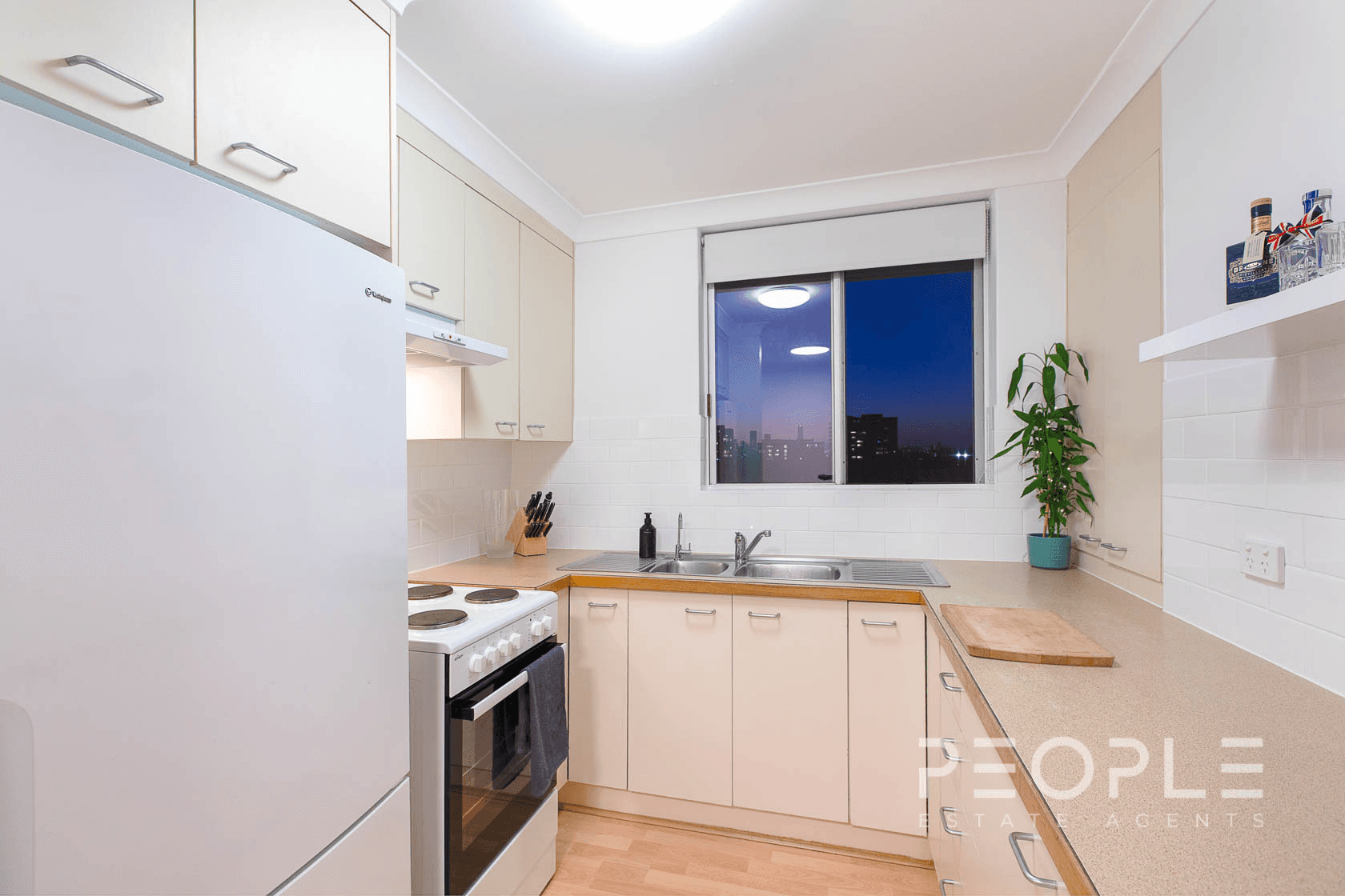 6/235 Cavendish Road, Coorparoo, QLD 4151