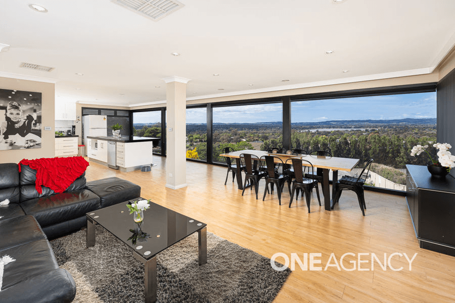 34 HENWOOD AVENUE, KOORINGAL, NSW 2650