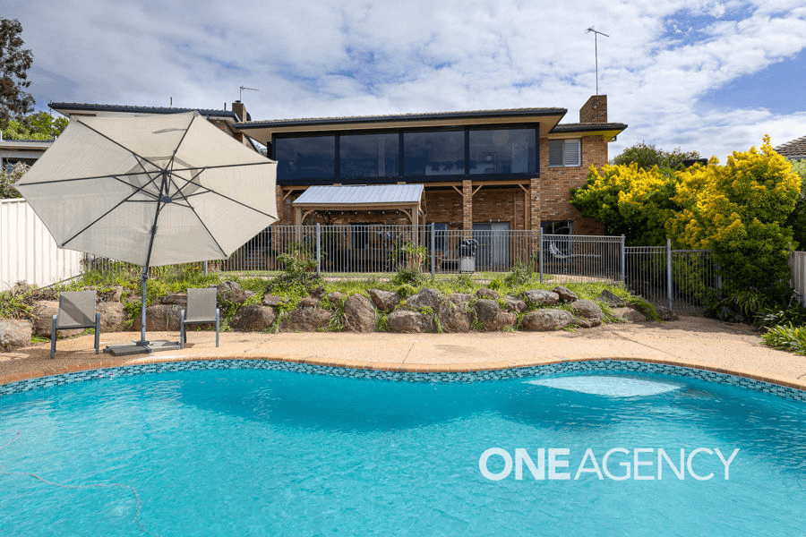 34 HENWOOD AVENUE, KOORINGAL, NSW 2650