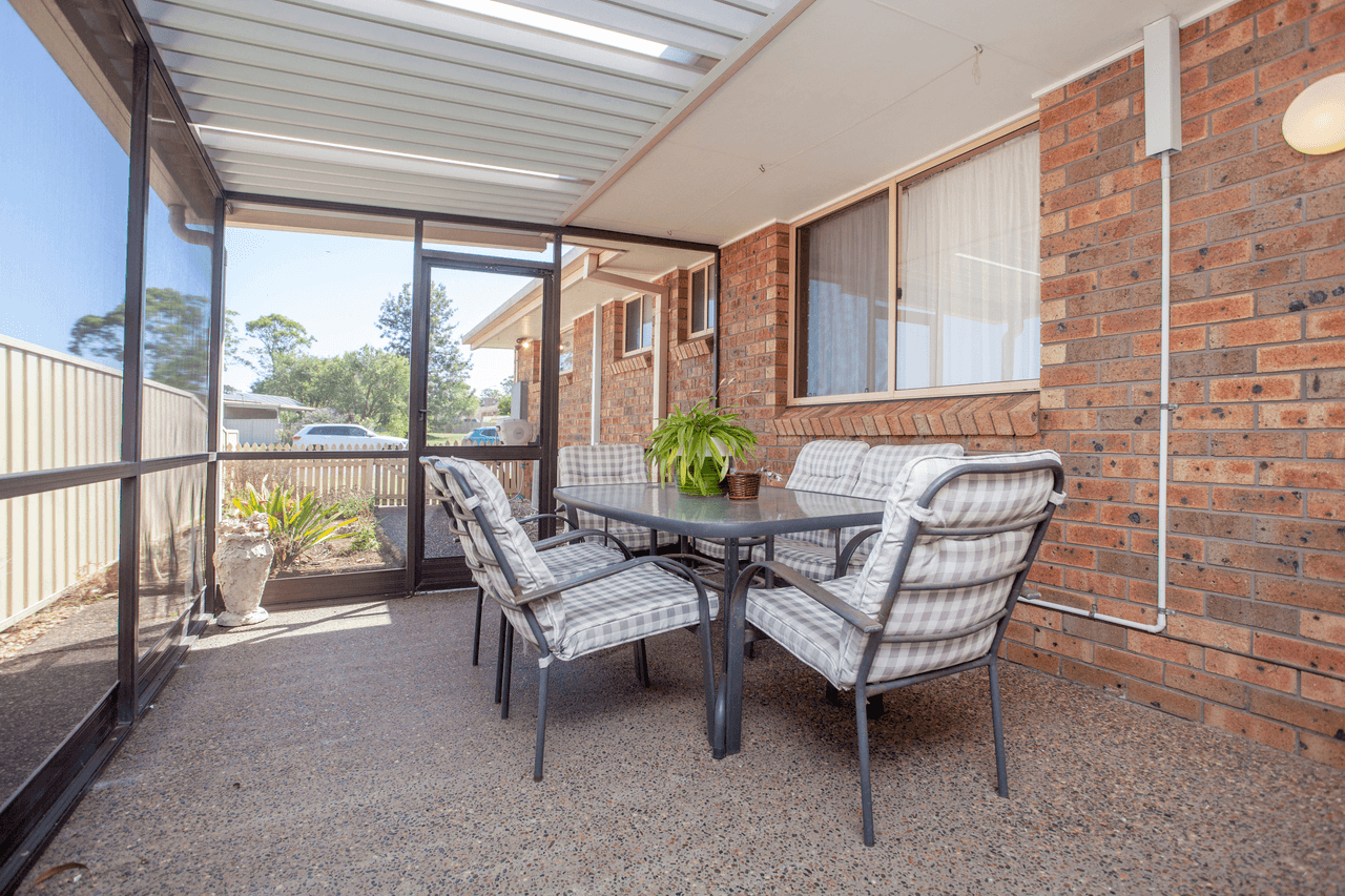 1/54 Kurrajong Crescent, TAREE, NSW 2430