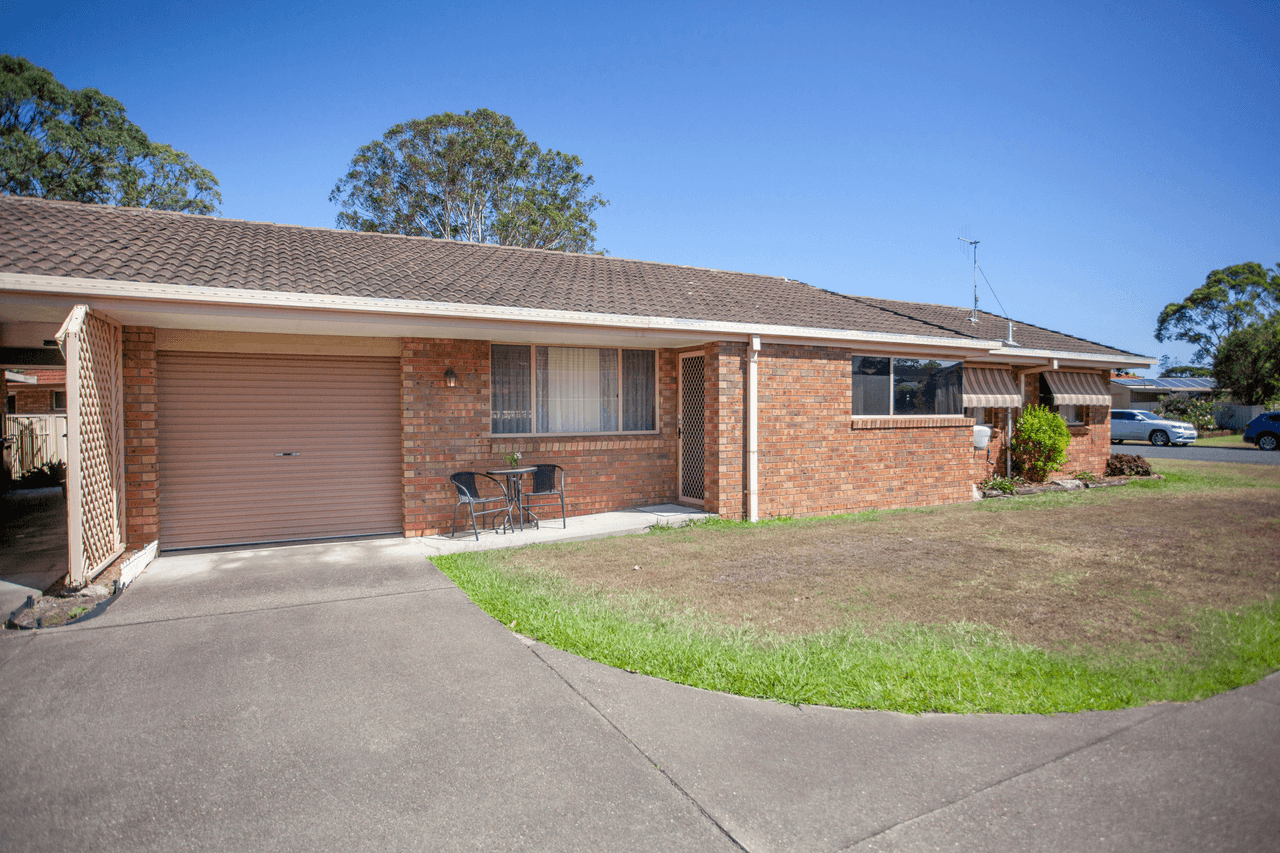 1/54 Kurrajong Crescent, TAREE, NSW 2430