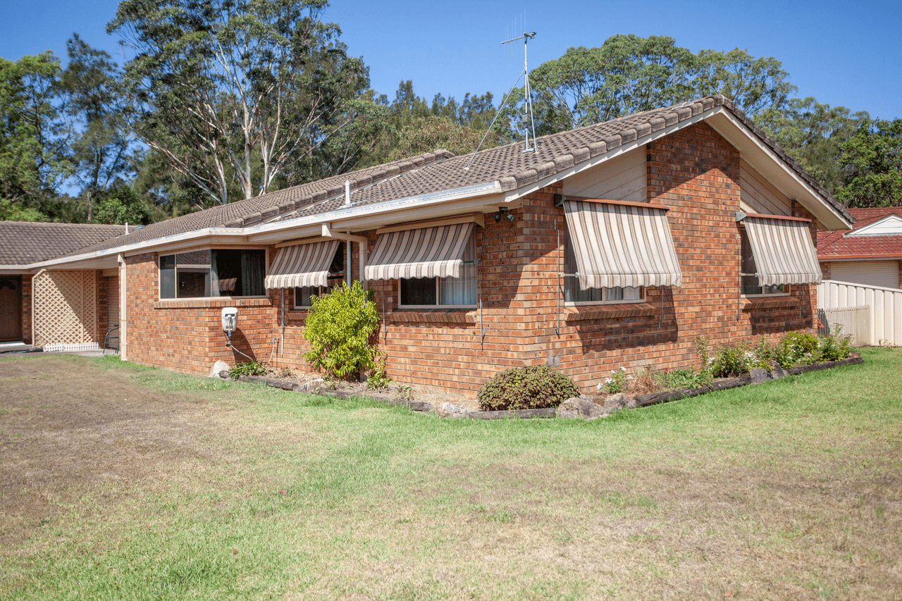 1/54 Kurrajong Crescent, TAREE, NSW 2430