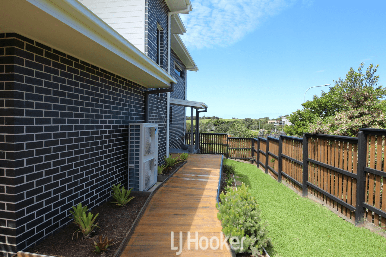 2 Noosa Crescent, RED HEAD, NSW 2430