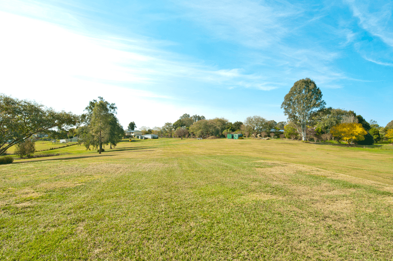 140 Smailes Road, NORTH MACLEAN, QLD 4280