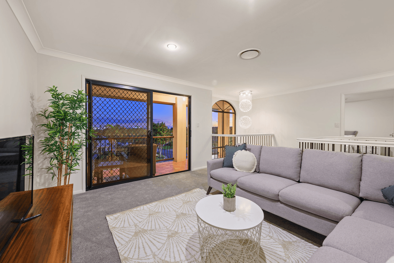 34 Chilton Crescent, NORTH LAKES, QLD 4509