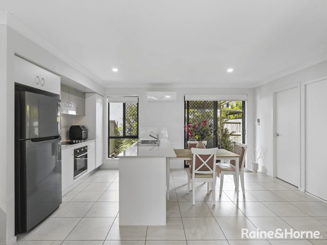 24/11 Rachow Street, THORNLANDS, QLD 4164