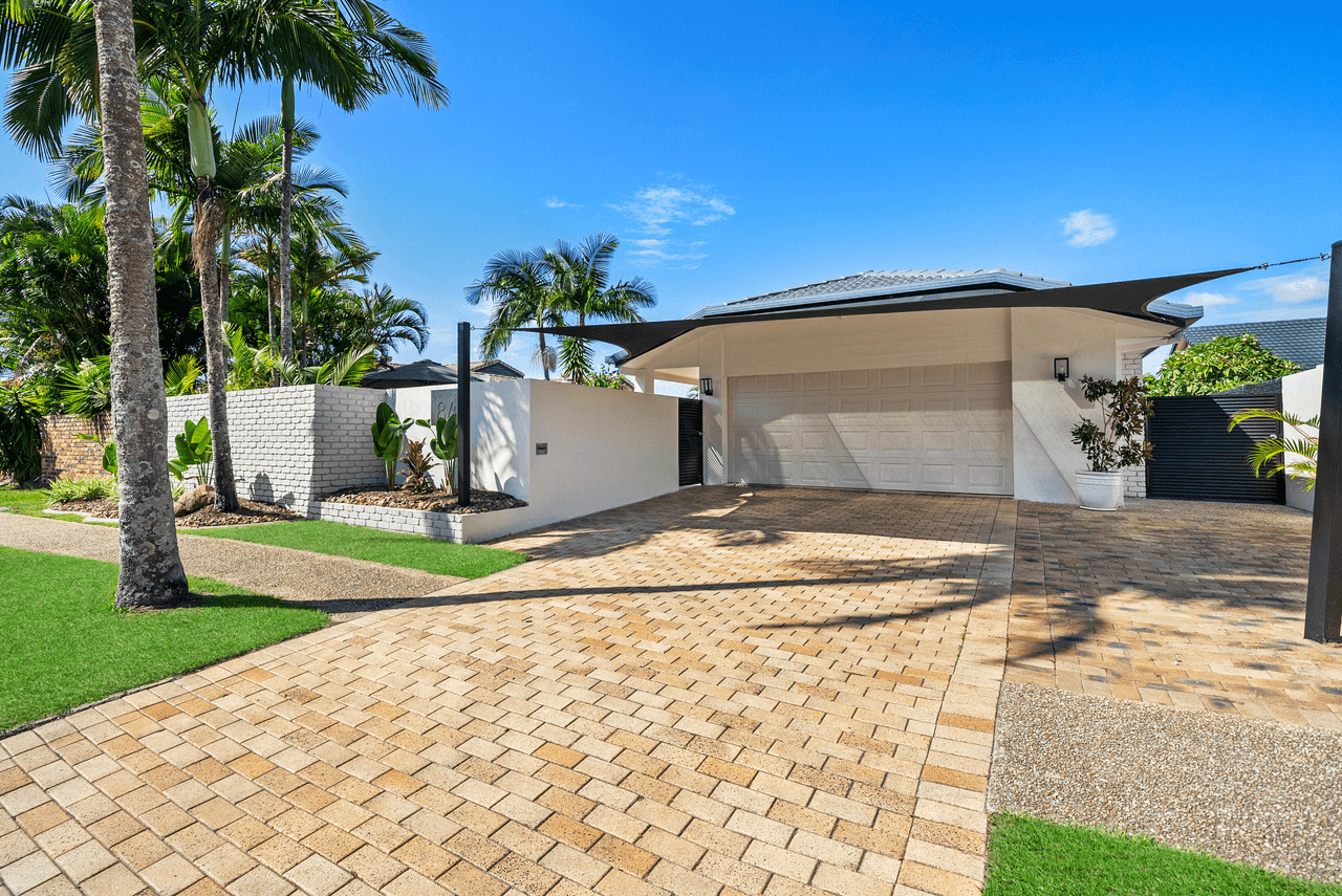 84 Lae Drive, RUNAWAY BAY, QLD 4216