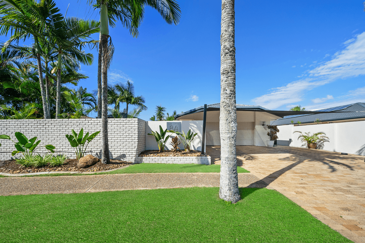 84 Lae Drive, RUNAWAY BAY, QLD 4216