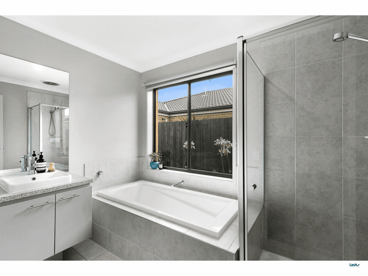 22 Tubular Avenue, Torquay, VIC 3228