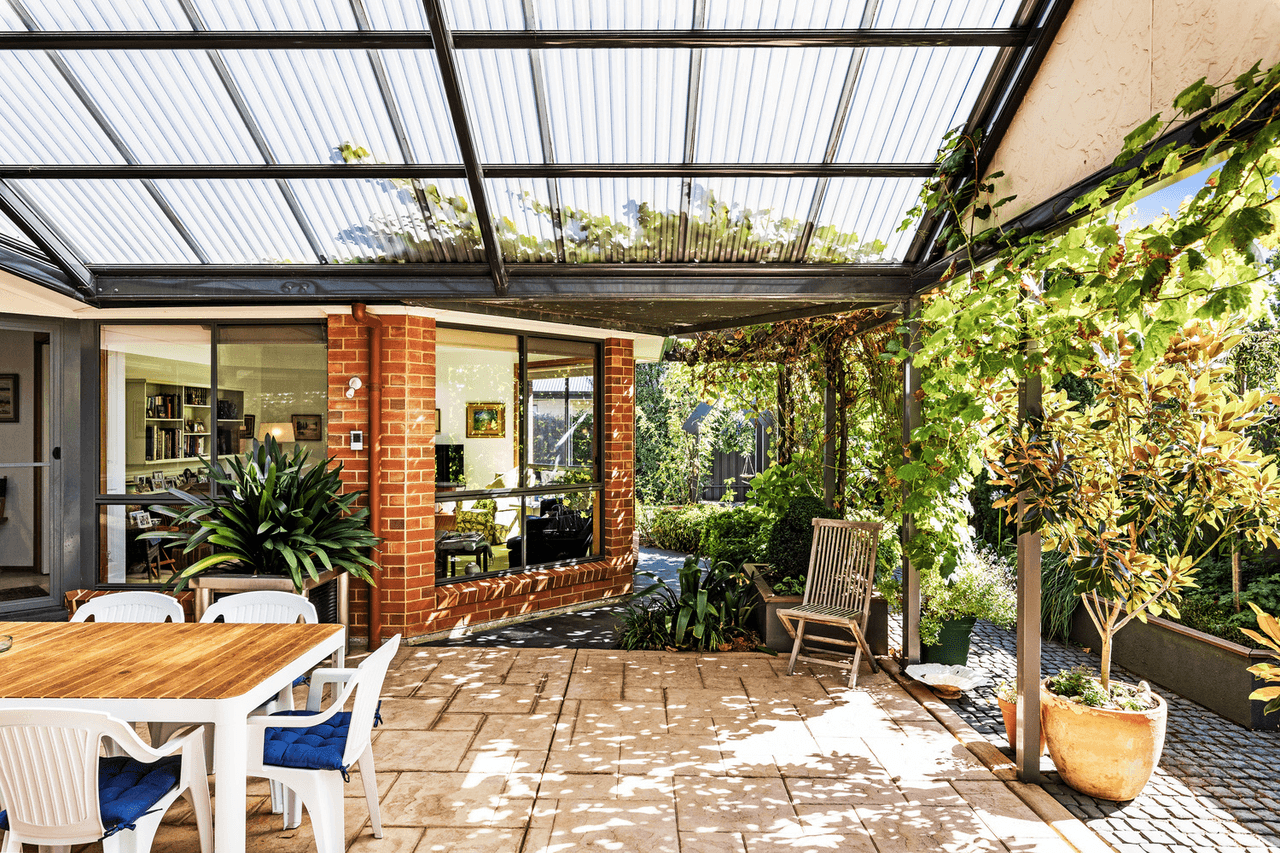 8 Nicholas Paech Drive, HAHNDORF, SA 5245