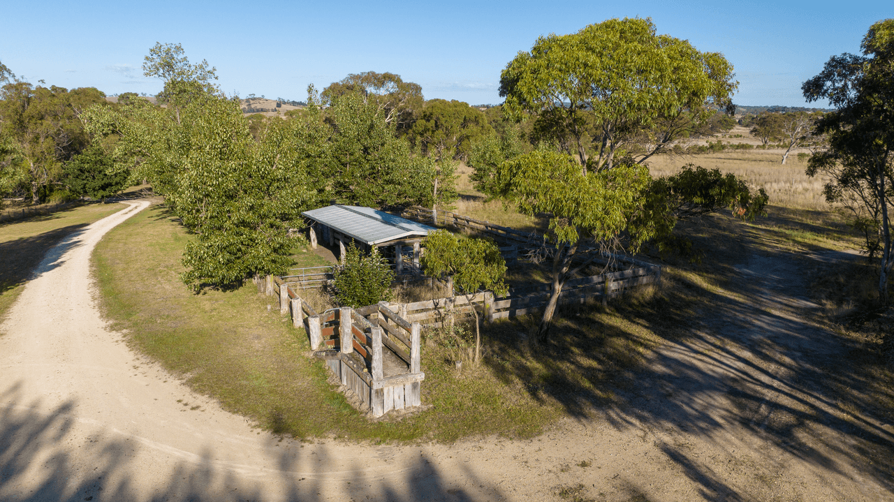 'Baroona' 614 Long Swamp Road, ARMIDALE, NSW 2350