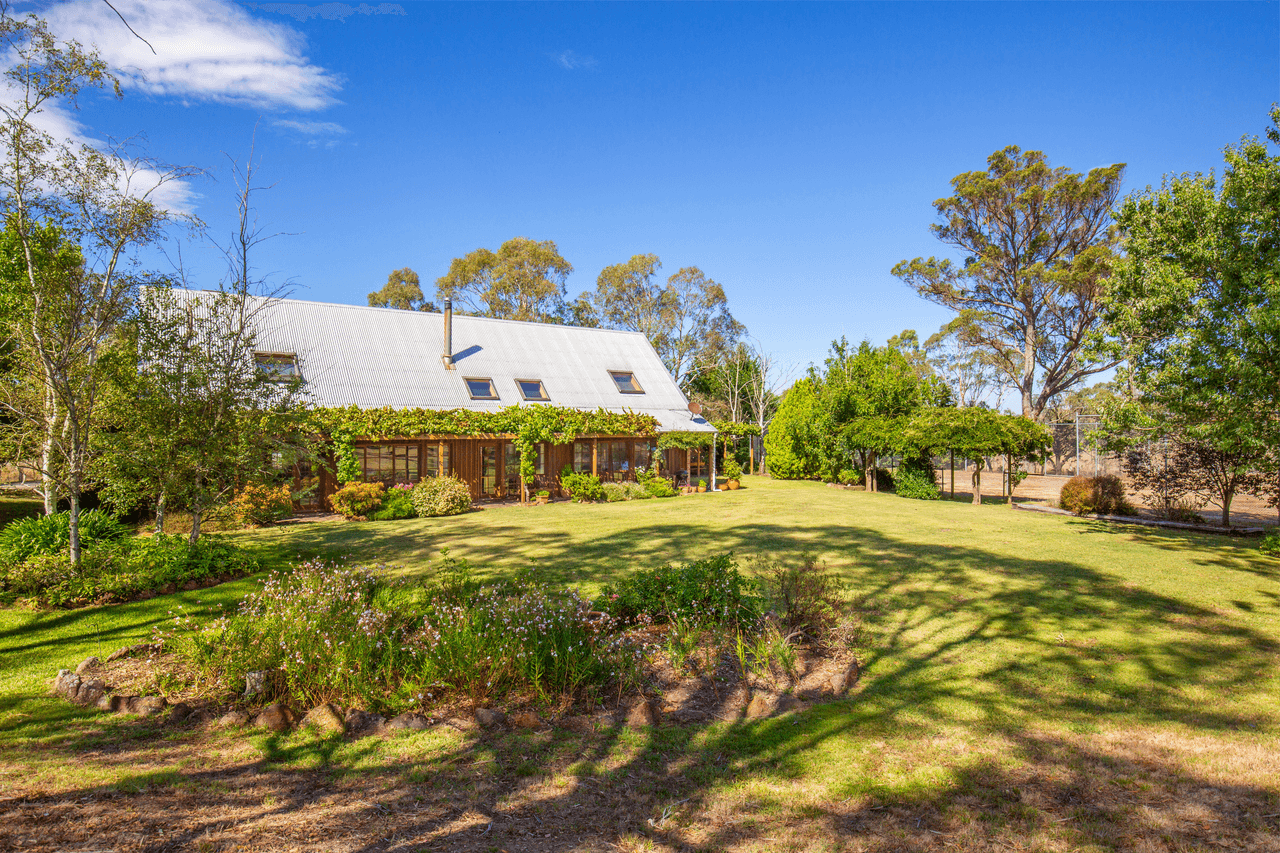 'Baroona' 614 Long Swamp Road, ARMIDALE, NSW 2350