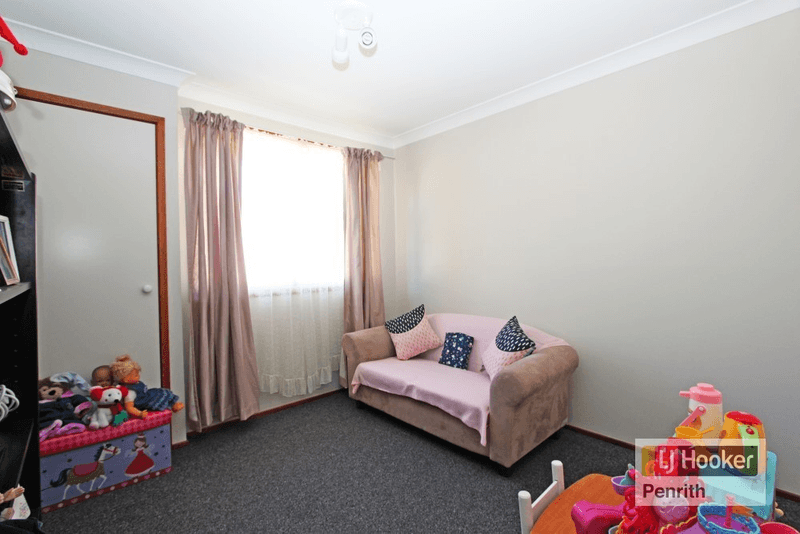 10 Harwood Circuit, GLENMORE PARK, NSW 2745