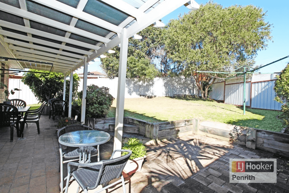 10 Harwood Circuit, GLENMORE PARK, NSW 2745