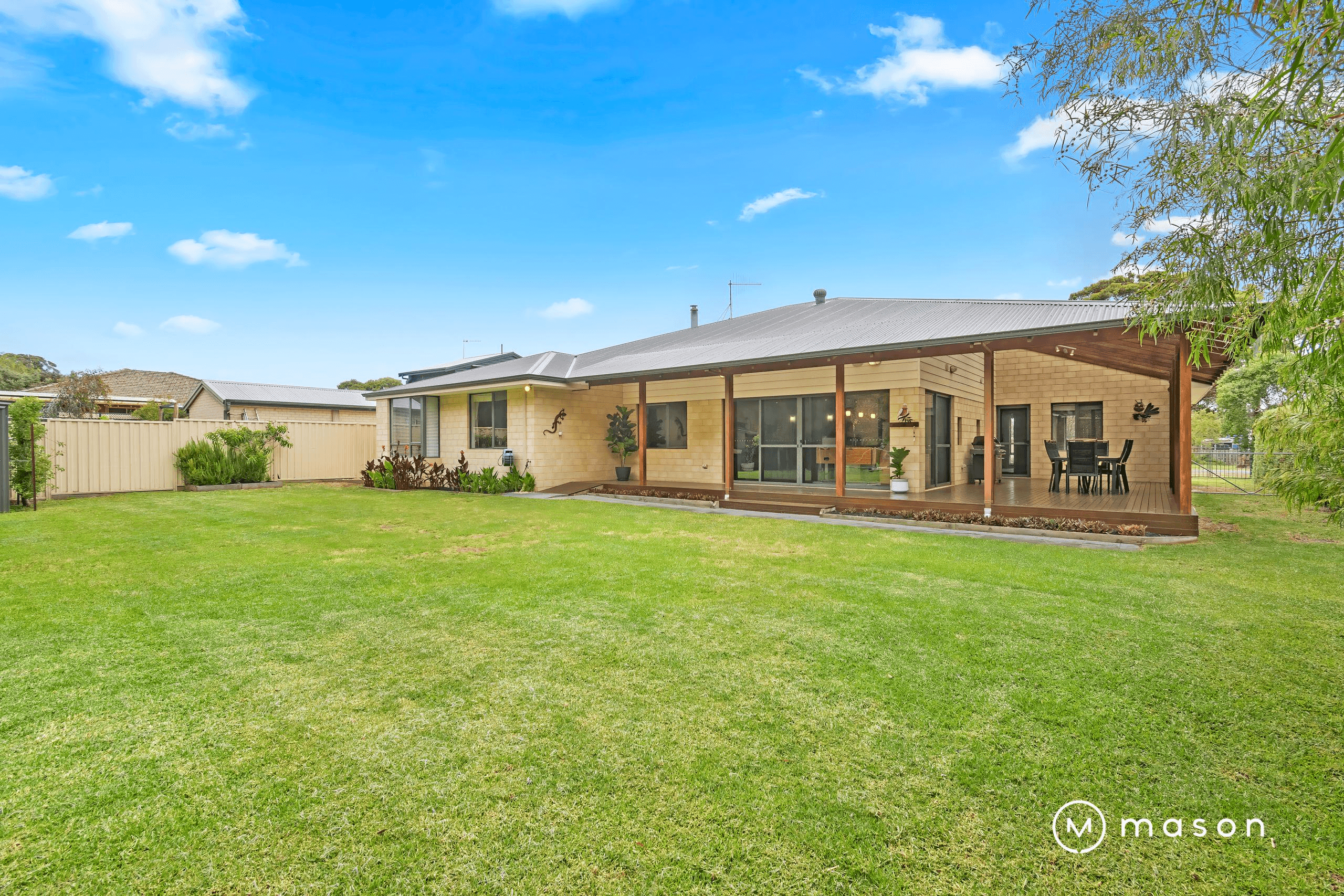 7 Albert Street, LITTLE GROVE, WA 6330