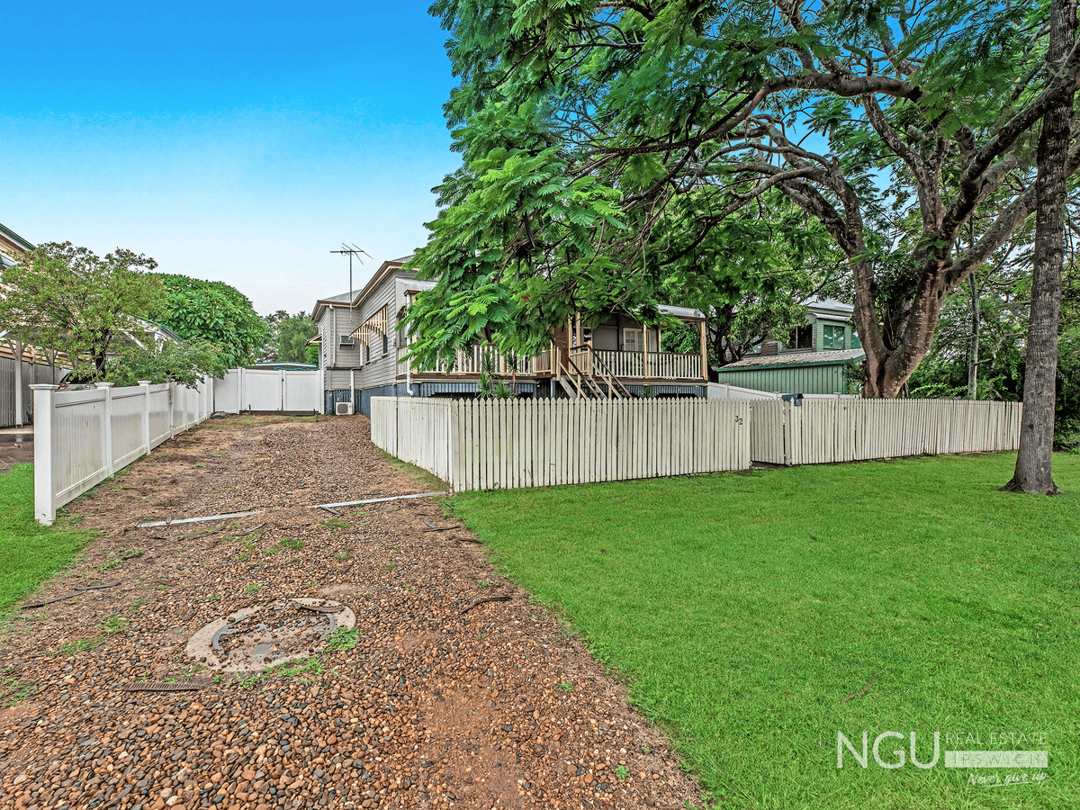 32 Cothill Road, Silkstone, QLD 4304